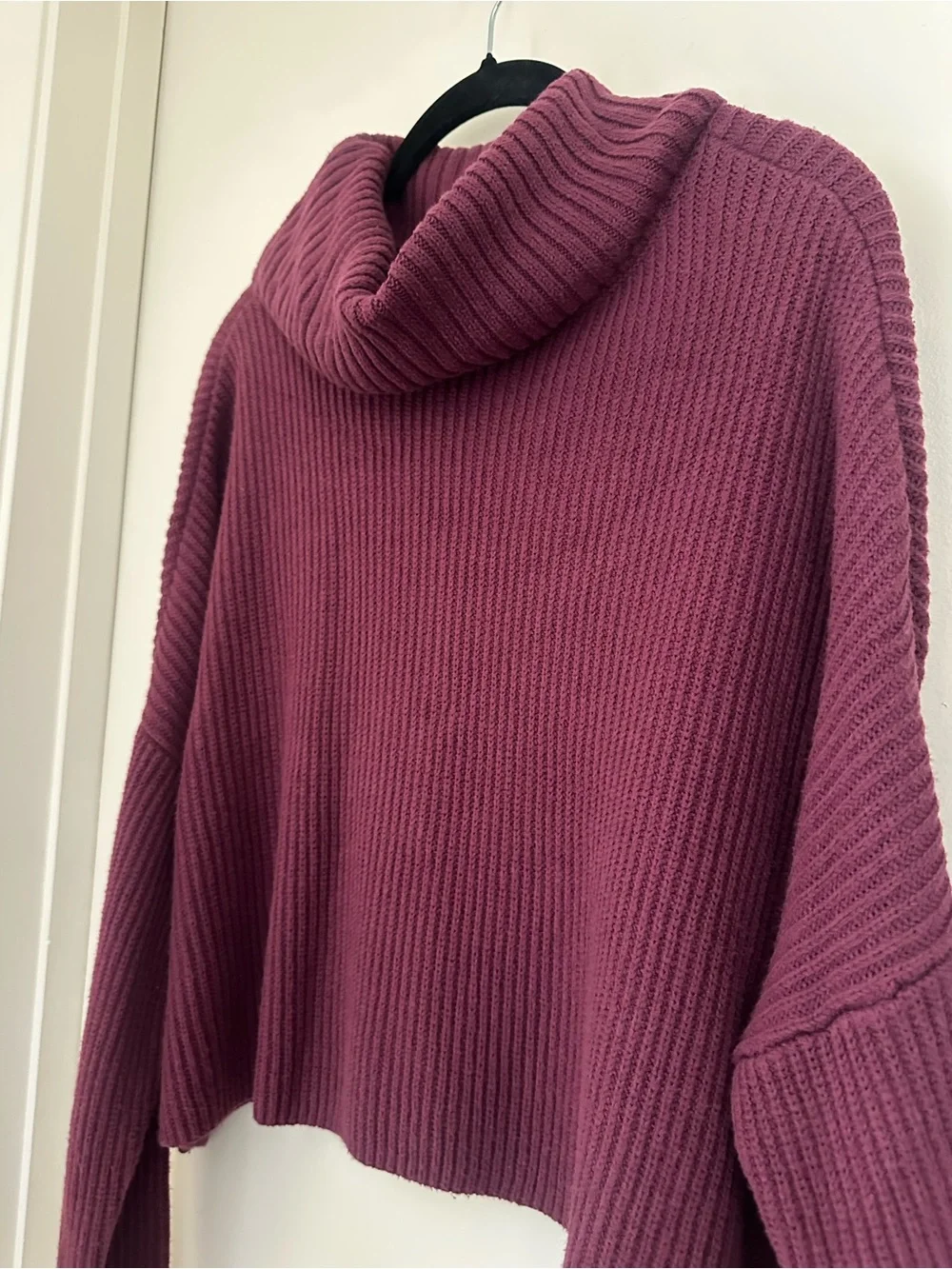 Hollister Ribbed Cropped Cowl Neck Sweater - Plum